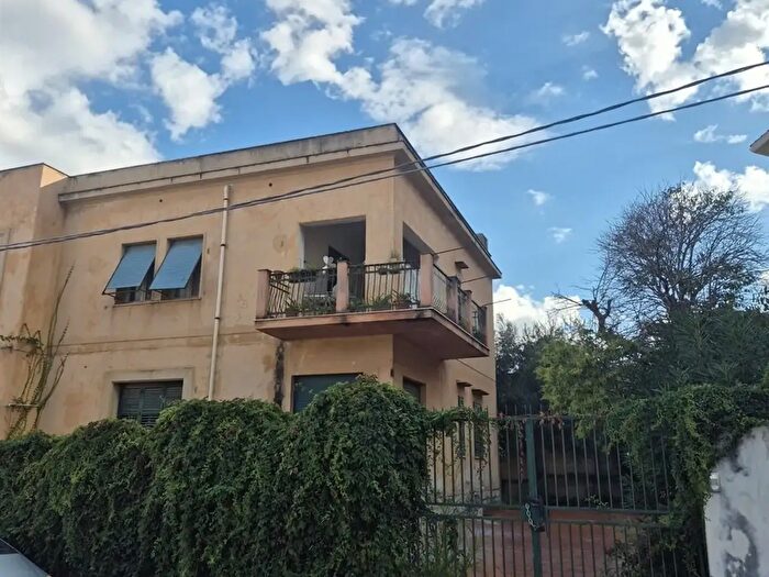 Casa con 8 locali in vendita in Via Aldo Moro, Monreale