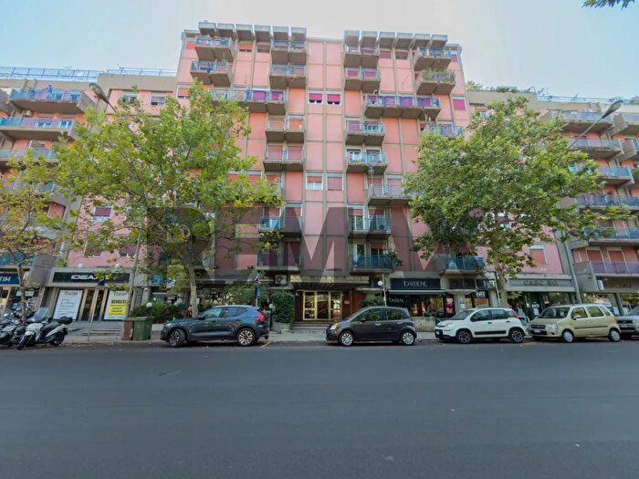 Appartamento con 6 locali in vendita in Viale Strasburgo, Palermo