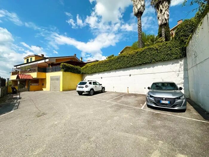 Casa quadrilocale in vendita in Via Rocca Canterano, Guidonia Montecelio