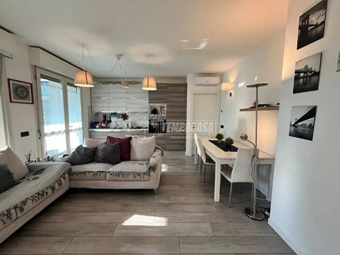 Appartamento bilocale in vendita in Via Fermi d, Correzzana