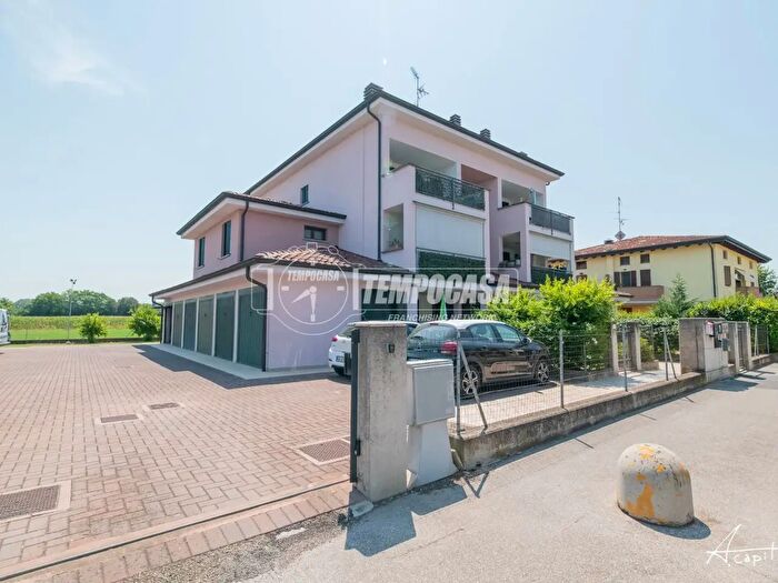 Appartamento trilocale in vendita in Via a Baraldini, San Felice Sul Panaro