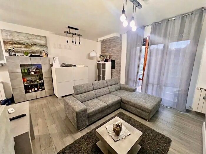 Appartamento con 5 locali in vendita in Via Enrico Caruso, Lastra A Signa
