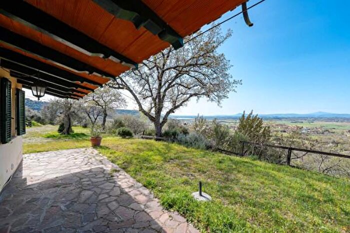 Casa trilocale in vendita in Case Sparse Ossaia a, Cortona