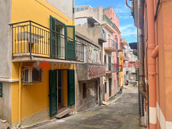 Casa bilocale in affitto in Via del mercato, Santa Lucia del Mela