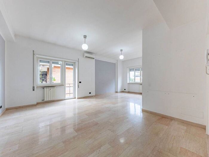 Appartamento trilocale in affitto in Via Nomentana, Talenti Monte Sacro, Roma