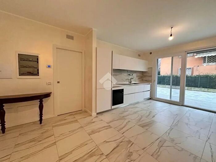 Appartamento bilocale in vendita in Via Don Giovanni Todeschini, Mozzo