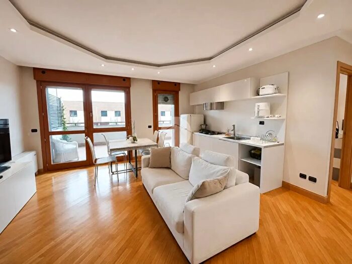 Appartamento bilocale in affitto in Via Amsterdam, Roma