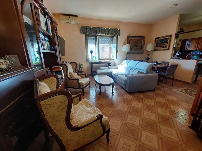 Appartamento trilocale in vendita in Via Arduino Forgiarini, Roma