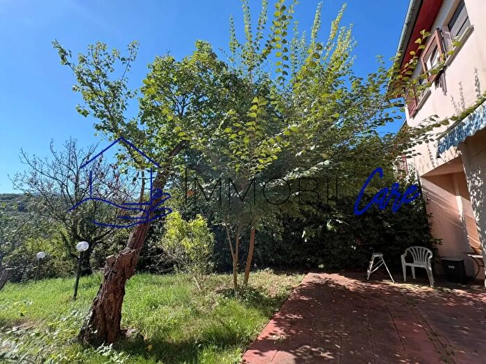 Casa con 9 locali in vendita in Collesalvetti