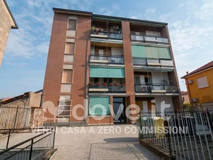 Appartamento bilocale in vendita in Via Montebolone, Pavia