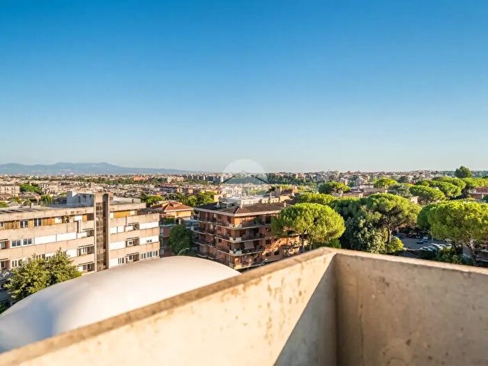 Appartamento quadrilocale in vendita in Via Vaglia, Roma