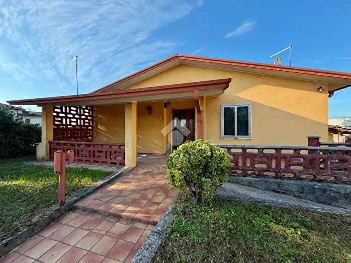 Casa trilocale in vendita in Via Scovizze, Isola Vicentina