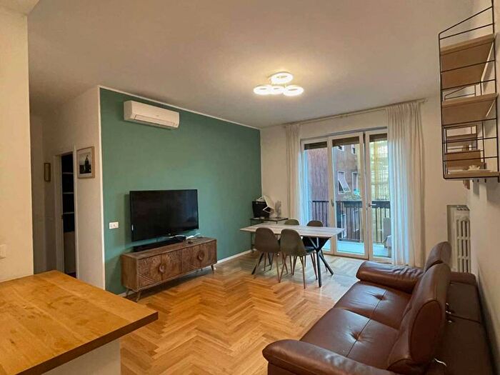 Appartamento trilocale in affitto in Via Giuseppe Massarenti, San Siro, Milano