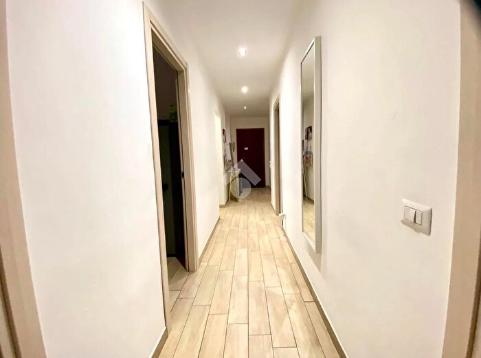 Appartamento quadrilocale in vendita in Via Flavio Stilicone, Roma