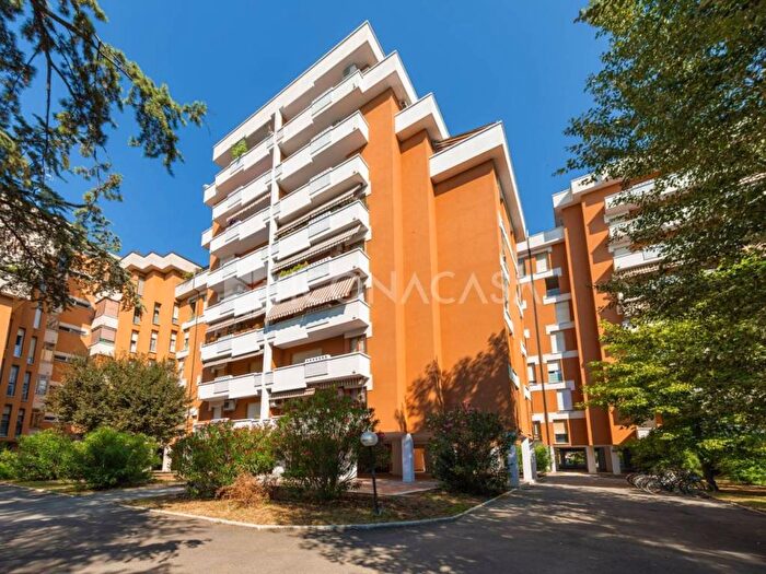 Appartamento con 6 locali in vendita in Via San Donato, San Donato, Bologna