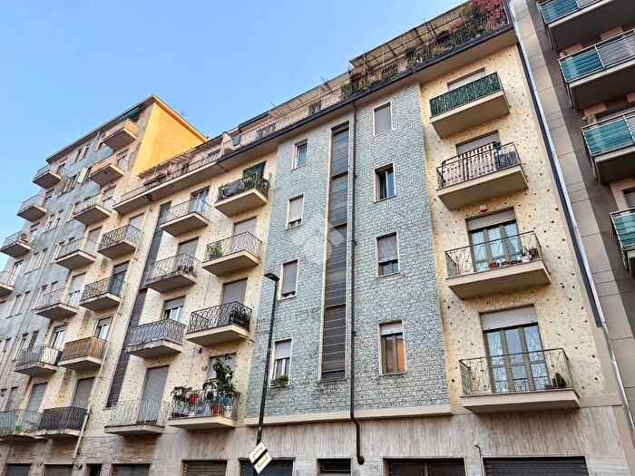 Appartamento bilocale in vendita in Via Verolengo, Torino