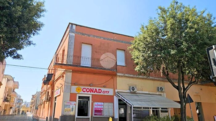 Appartamento con 6 locali in vendita in Via XX Settembre, Nardo