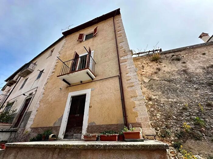 Casa bilocale in vendita in Via Vittorio Emanuele Snc, Carapelle Calvisio