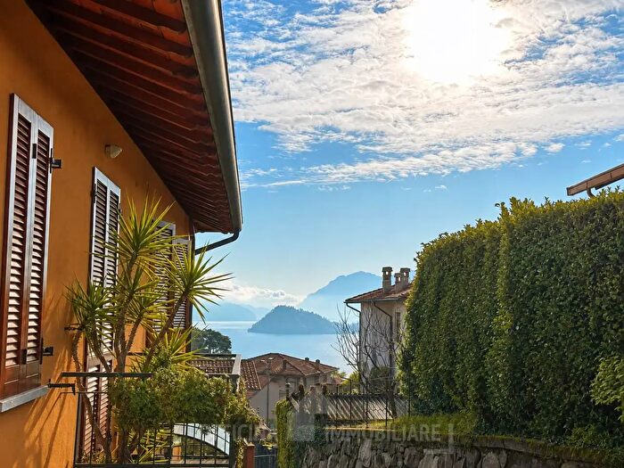 Appartamento quadrilocale in vendita in Via per Plesio, Menaggio