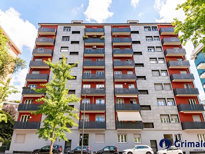 Appartamento quadrilocale in vendita in Viale San Gimignano, Milano