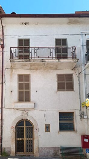 Appartamento con 6 locali in vendita in Piazza del Tempio, Posta Fibreno