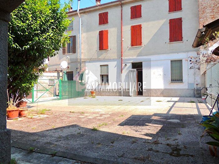 Casa con 11 locali in vendita in Via Giannino Busi, San Giovanni In Croce