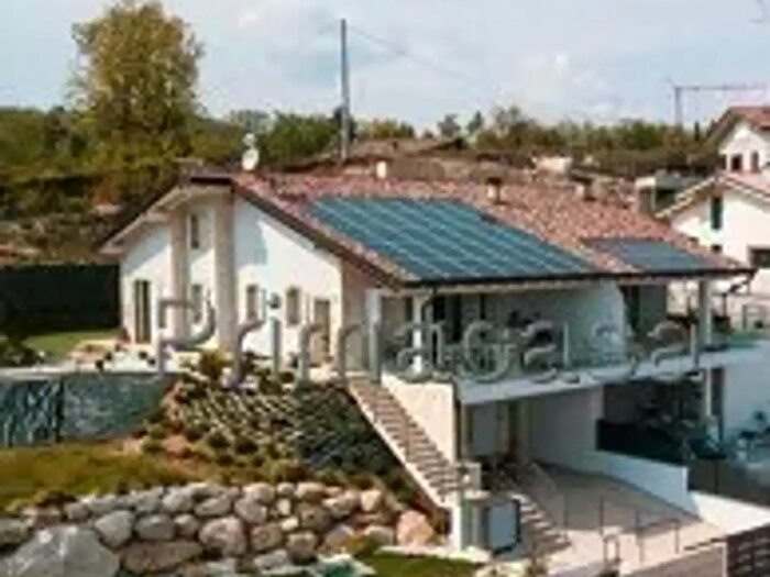 Casa con 5 locali in vendita in Località Rovero, Costermano