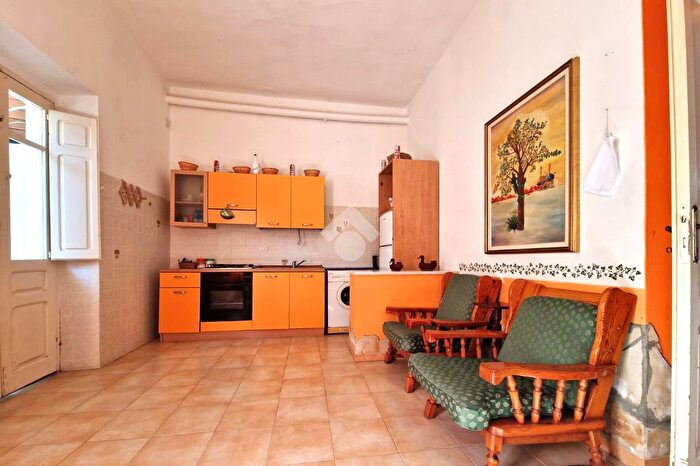 Appartamento con 5 locali in vendita in Via Sardegna, SantAntioco