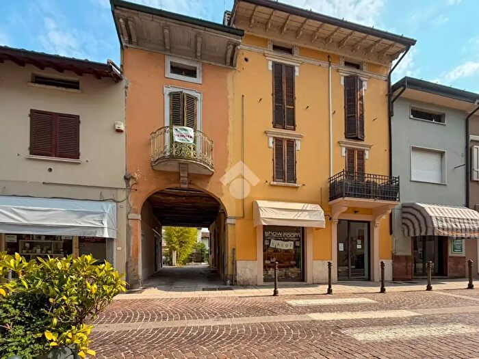 Case in Vendita e in Affitto - 3