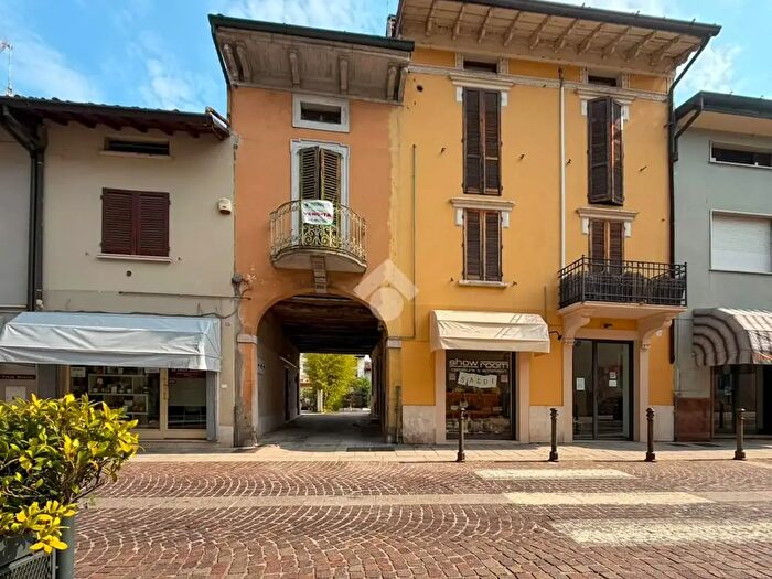 Casa con 7 locali in vendita in Via Venti Settembre, Manerbio