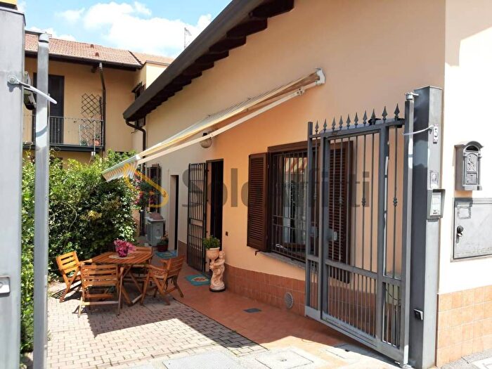 Appartamento trilocale in affitto in Crenna Bettolino, Gallarate