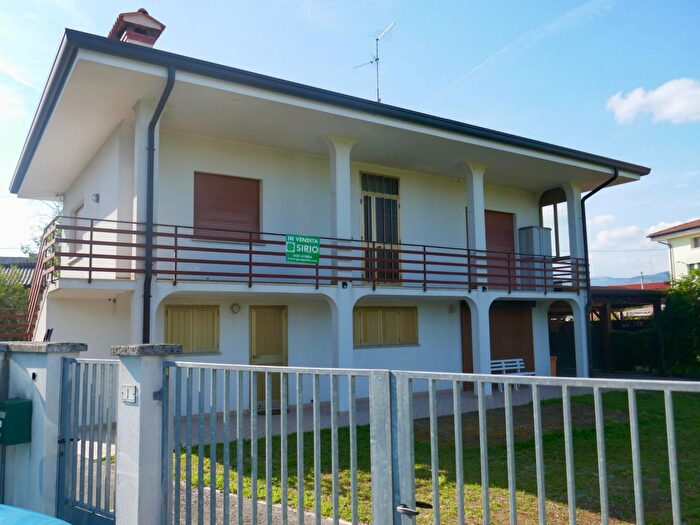 Casa con 6 locali in vendita in Spilimbergo