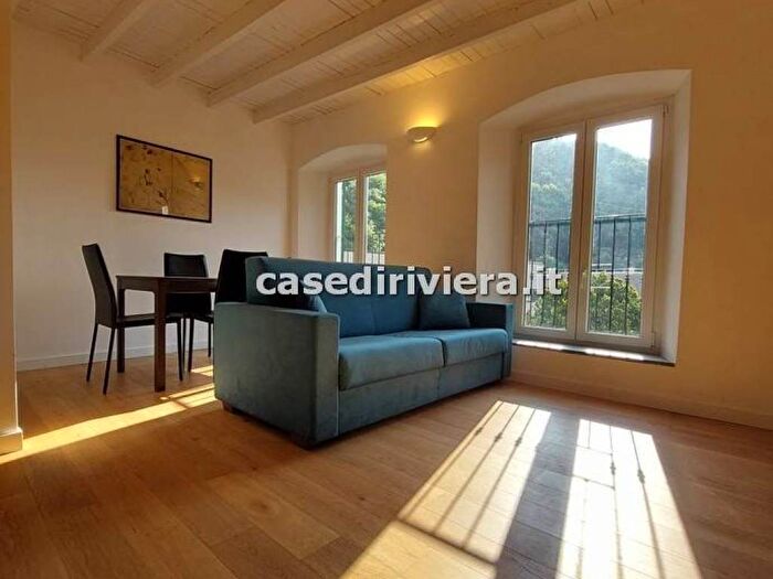 Appartamento quadrilocale in affitto in Centro, Finale Ligure