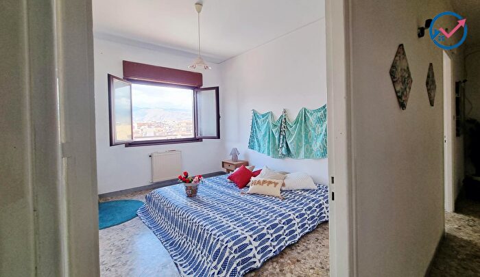Appartamento con 5 locali in vendita in Via Stanislao Cannizzaro, Palermo
