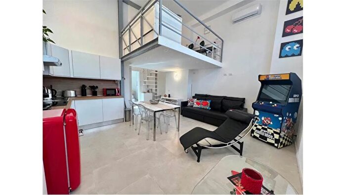 Appartamento trilocale in affitto in Via Simone dOrsenigo, Milano