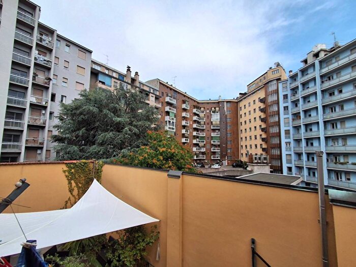 Appartamento bilocale in affitto in Porta Romana Medaglie d'Oro, Milano