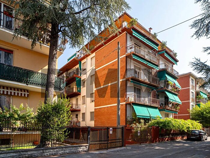 Appartamento trilocale in vendita in Via Orlandi, Parma