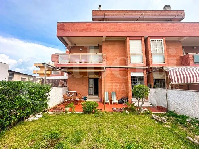 Appartamento bilocale in vendita in Via Bergamo, Ardea