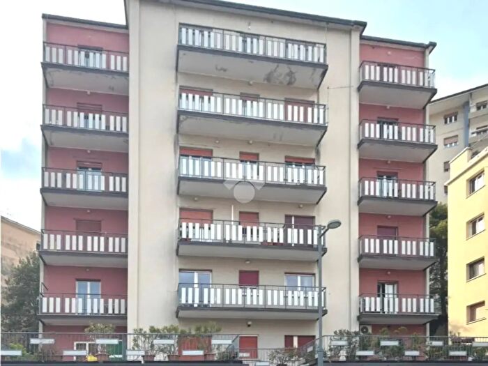 Appartamento trilocale in vendita in Via Fabio Severo, Trieste