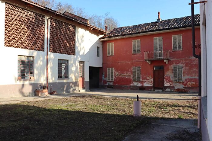 Casa con 10 locali in vendita in San Martino Alfieri Asti, San Martino Alfieri