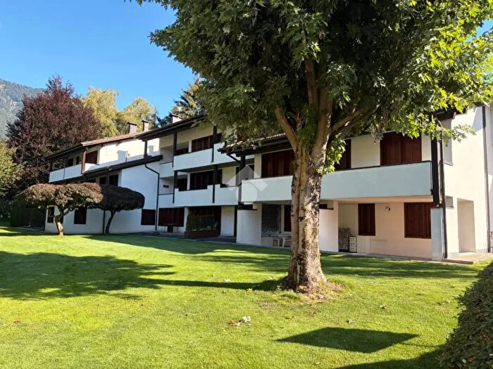 Appartamento trilocale in vendita in Via Pineta, Pinzolo