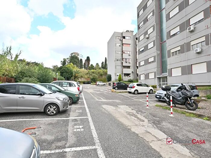Appartamento quadrilocale in vendita in Salita Zafferia, Messina