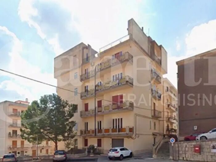 Appartamento con 5 locali in vendita in Via Largo XI Febbraio, Modica