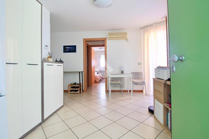 Appartamento bilocale in vendita in Via Marano Lagunare, Udine