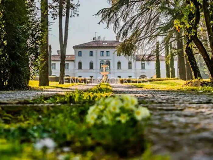 Casa con 6 locali in vendita in Via Andrea Palladio, Conegliano