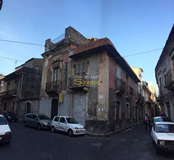 Casa con 5 locali in vendita in Via Francesco Crispi, Paterno