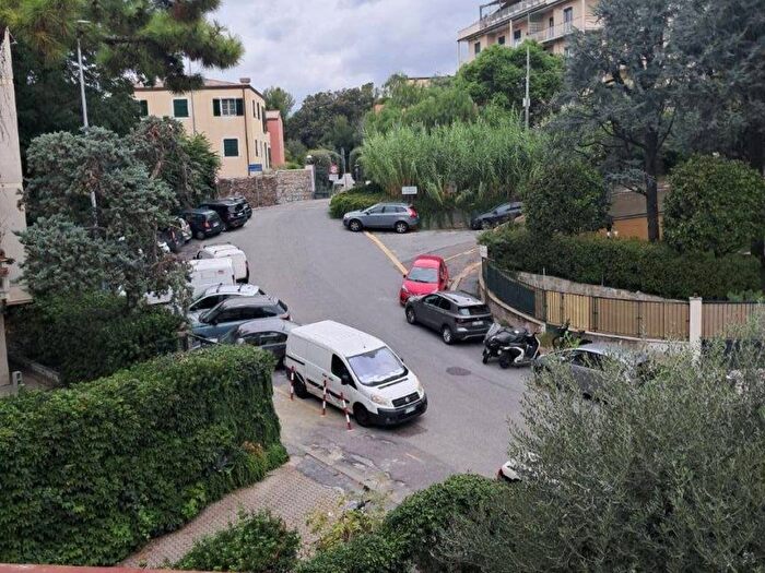 Appartamento quadrilocale in affitto in Via Angelo Orsini, Albaro, Genova