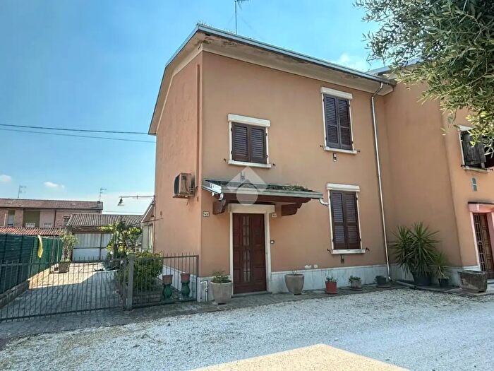 Casa trilocale in vendita in Via Marino Parenti, Asola