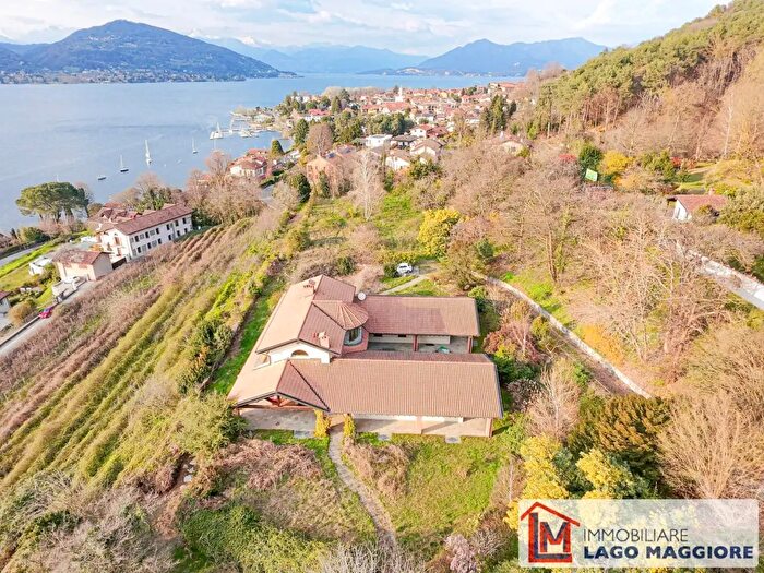Casa con 13 locali in vendita in Via Fermi, Ranco