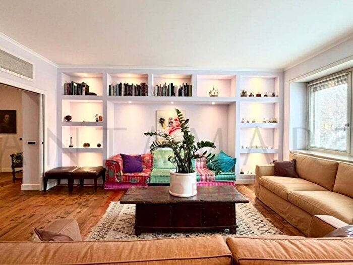 Appartamento con 6 locali in affitto in Vincenzo Monti, Milano